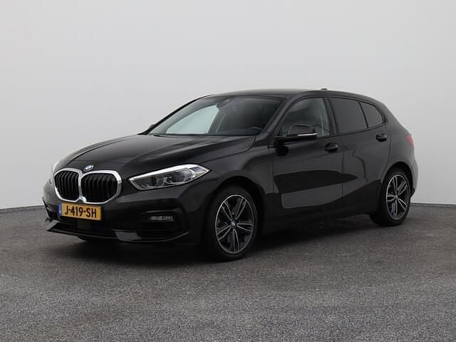 Zwart Gebruikt 2020 BMW 118 Executive Hatchback | € 19.700 (Goede deal) - Afbeelding 1/4