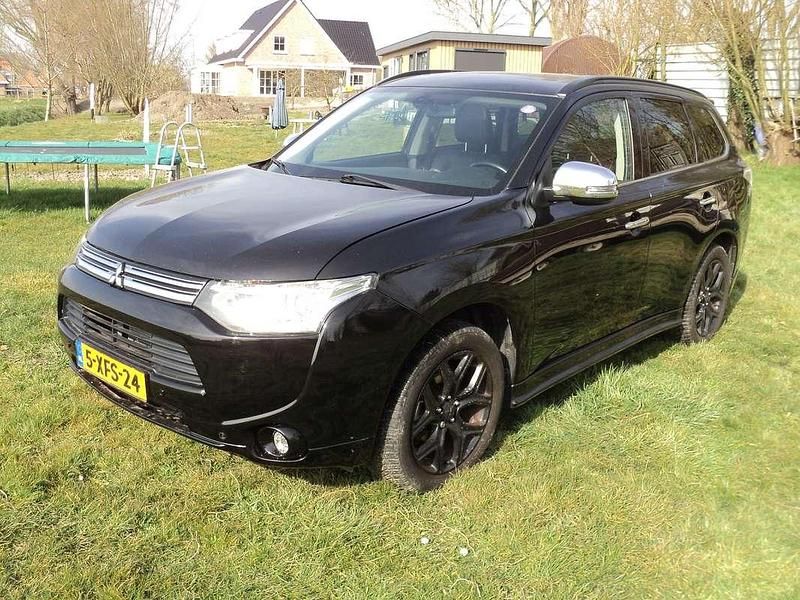 Zwart Occasion 2014 Mitsubishi Outlander Instyle SUV | € 12.950 (Super prijs) - Afbeelding 1/4