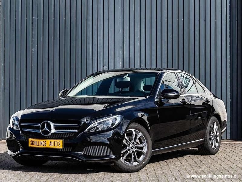 Zwart Gebruikt 2018 Mercedes C180 Sedan | € 25.750 (Eerlijke prijs) - Afbeelding 1/4
