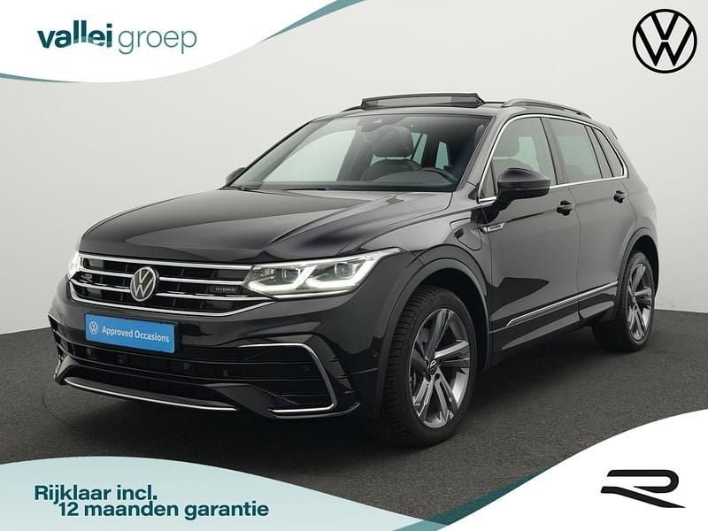 Zwart Gebruikt 2022 VW Tiguan Business+ SUV | € 38.350 (Eerlijke prijs) - Afbeelding 1/4