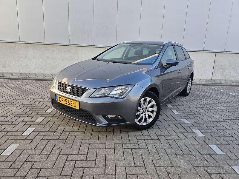 Grijs Gebruikt 2015 Seat Leon Style Stationwagen | € 8.450 (Eerlijke prijs) - Afbeelding 1/4