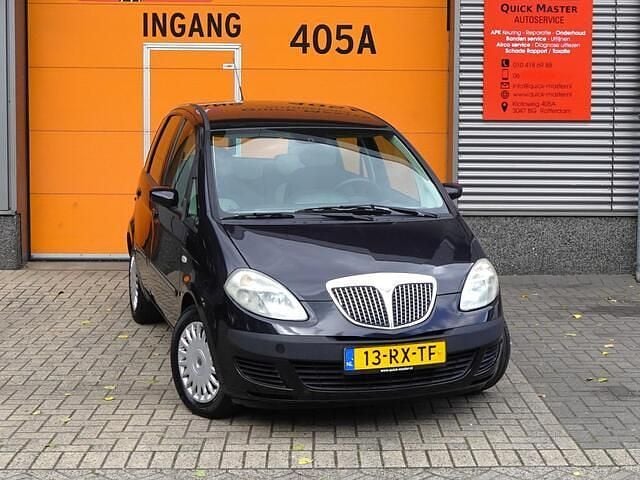 Zwart Gebruikt 2005 Lancia Musa MPV | € 3.250 (Iets duurder) - Afbeelding 1/4