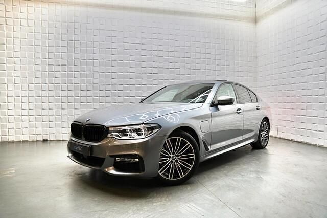 Grijs Gebruikt 2017 BMW 530e iPerformance Sedan | € 25.999 (Duur) - Afbeelding 1/4