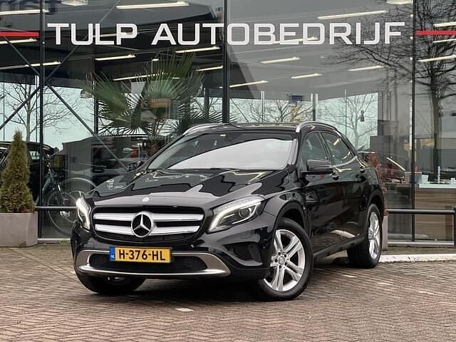 Zwart (metallic) Occasion 2016 Mercedes GLA200 Prestige SUV | € 16.490 (Goede deal) - Afbeelding 1/4