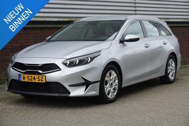 Grijs Gebruikt 2022 Kia Ceed Sportswagon 4 Stationwagen | € 17.950 (Eerlijke prijs) - Afbeelding 1/4