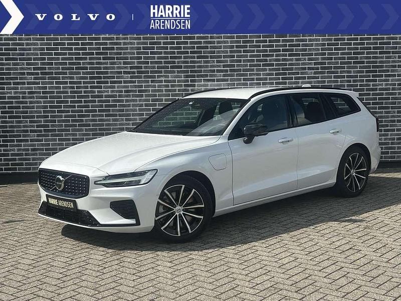 Wit Gebruikt 2025 Volvo V60 Plus Stationwagen | € 49.399 (Iets duurder) - Afbeelding 1/4