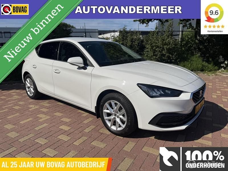 Wit Gebruikt 2024 Seat Leon Business Hatchback | € 24.940 (Goede deal) - Afbeelding 1/3