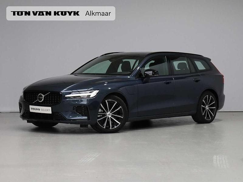Blauw Gebruikt 2022 Volvo V60 Plus Stationwagen | € 49.950 (Iets duurder) - Afbeelding 1/4