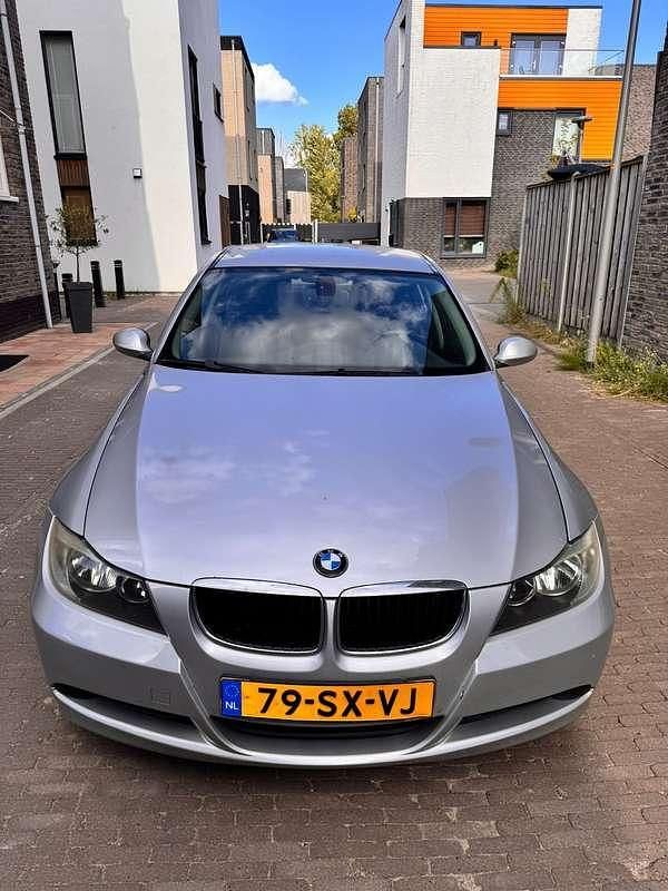 Grijs Gebruikt 2006 BMW 318 Executive Sedan | € 2.750 (Goede deal) - Afbeelding 1/4