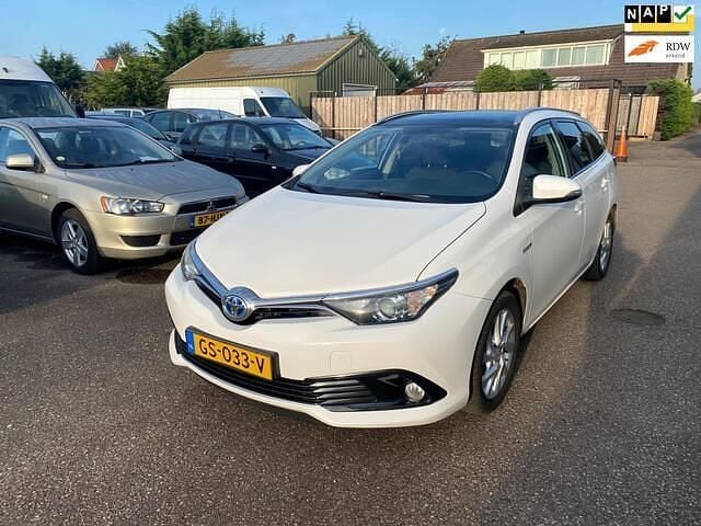 Wit Gebruikt 2015 Toyota Auris Touring Sports Stationwagen | € 9.750 (Goede deal) - Afbeelding 1/4