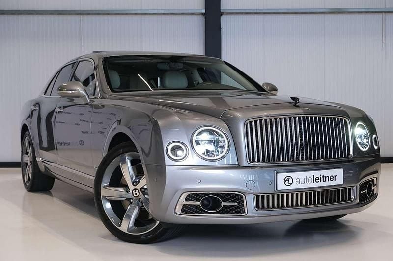 Grijs, metallic lak Gebruikt 2021 Bentley Mulsanne Mulliner Sedan | € 239.500 - Afbeelding 1/4