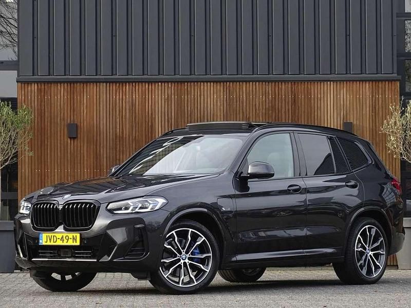 Grijs Occasion 2022 BMW X3 M Sport SUV | € 45.995 (Iets duurder) - Afbeelding 1/4