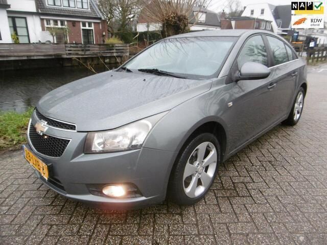 Grijs Gebruikt 2010 Chevrolet Cruze LT Sedan | € 1.945 (Goede deal) - Afbeelding 1/4