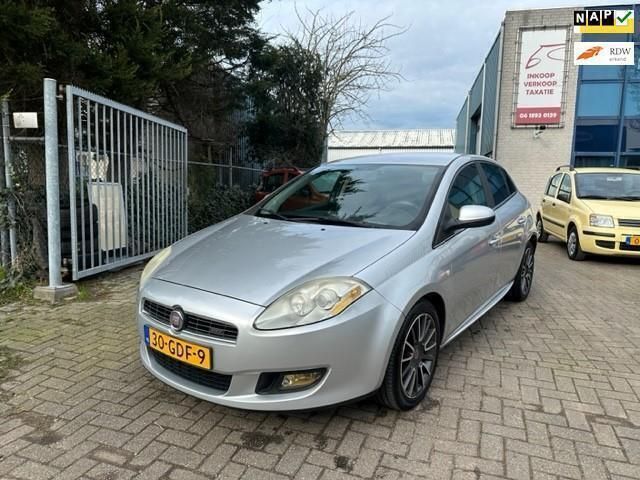 Grijs Gebruikt 2008 Fiat Bravo Sport Hatchback | € 2.999 (Iets duurder) - Afbeelding 1/4