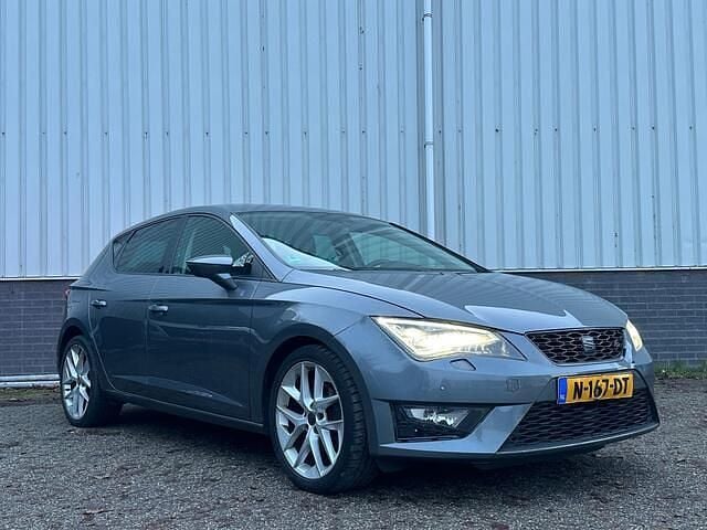 Occasion Seat Leon CONNECT 150 PK (110 kW) 2016 Grijs Hatchback