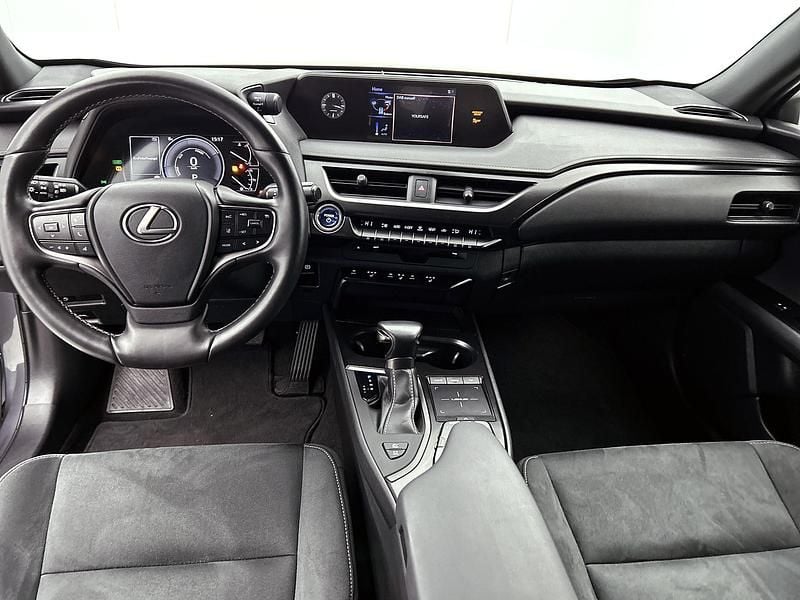 Occasion Lexus UX 184 PK (135 kW) 2022 Grijs SUV