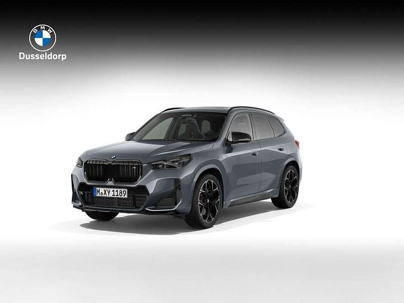Grijs, metallic lak Nieuw 2025 BMW X1 Comfort Edition SUV | € 100.792 - Afbeelding 1/3