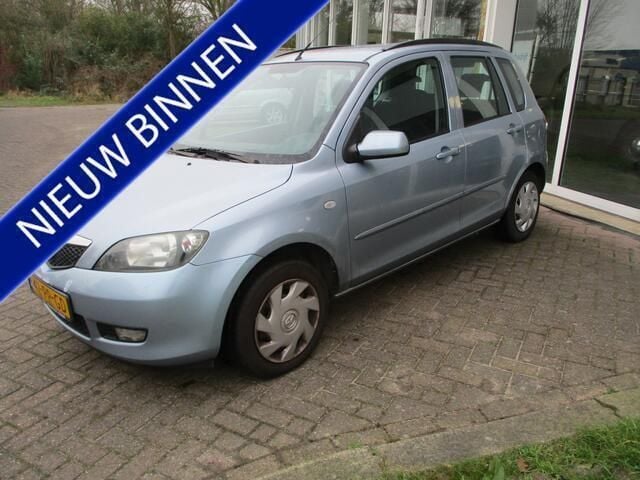 Blauw Gebruikt 2004 Mazda 2 Touring MPV | € 1.460 - Afbeelding 1/4