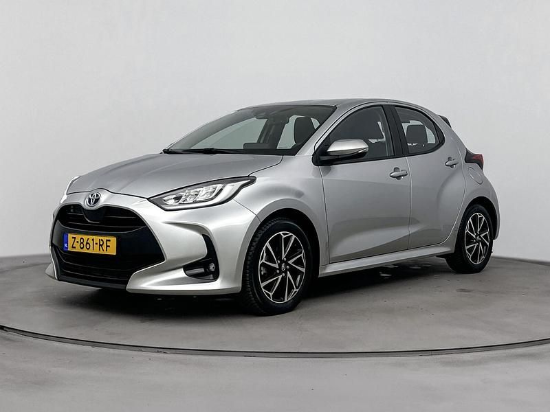 Occasion Toyota Yaris Hybrid 116 PK (85 kW) 2023 Grijs (metallic) Hatchback