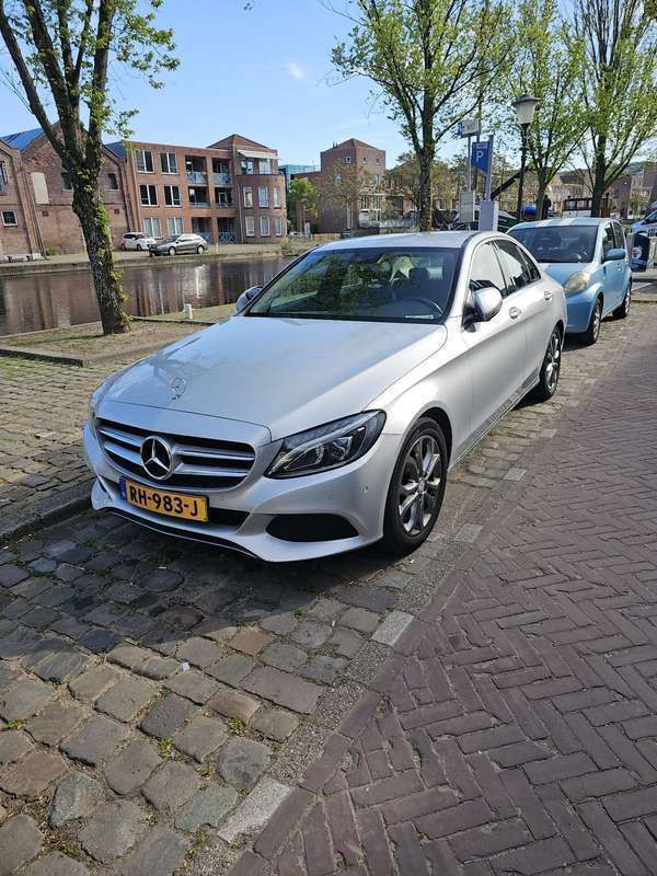 Zilver Gebruikt 2017 Mercedes C220 Premium Sedan | € 17.950 (Eerlijke prijs) - Afbeelding 1/4