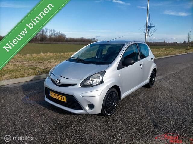 Occasion Toyota Aygo 68 PK (50 kW) 2013 Grijs Hatchback