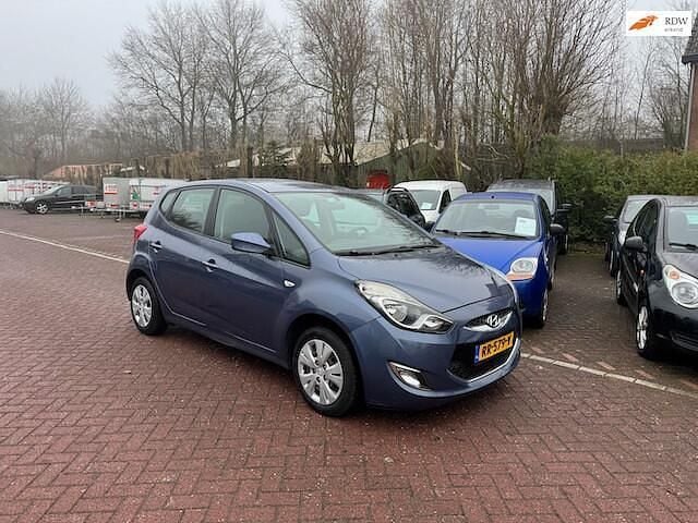 Blauw (metallic) Occasion 2011 Hyundai ix20 Hatchback | € 2.950 (Super prijs) - Afbeelding 1/4