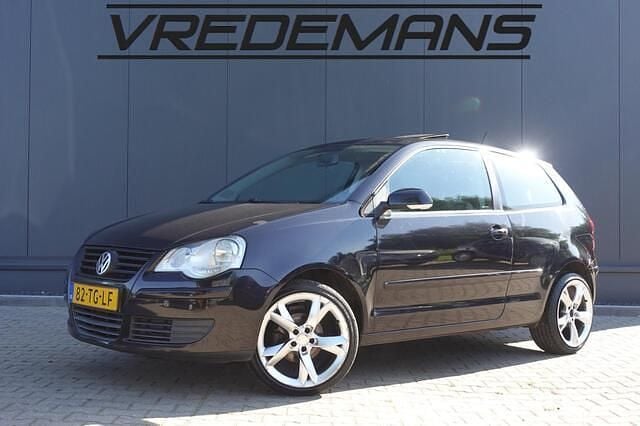 Zwart Gebruikt 2006 VW Polo Hatchback | € 950 (Goede deal) - Afbeelding 1/4