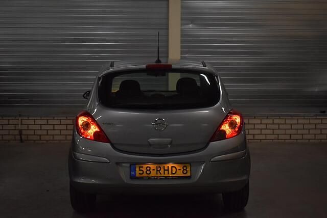 Occasion Opel Corsa Edition 101 PK (74 kW) 2011 Grijs Hatchback