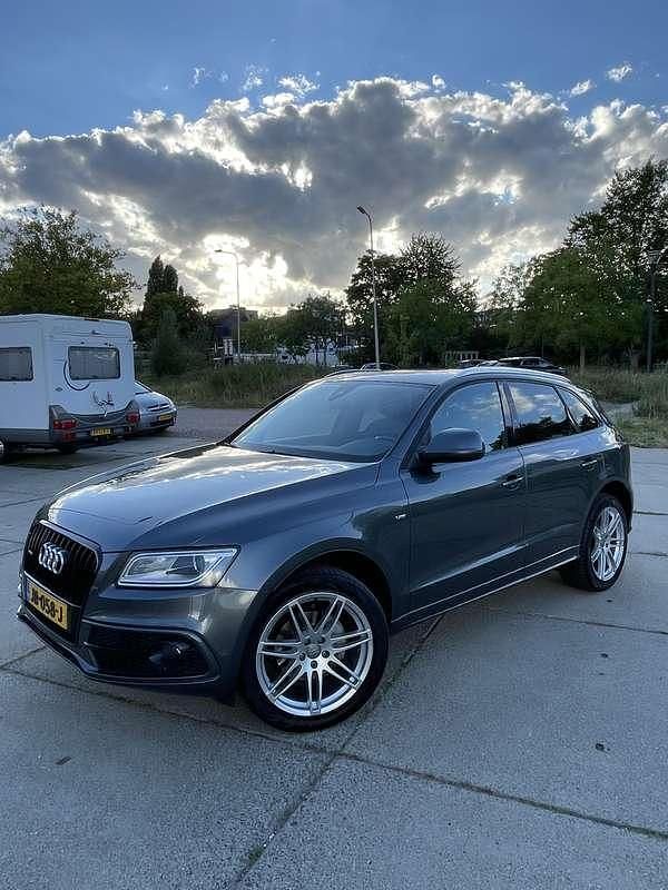 Grijs Gebruikt 2012 Audi Q5 SUV | € 14.500 (Iets duurder) - Afbeelding 1/4