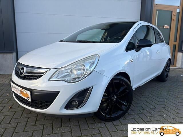 Wit Gebruikt 2013 Opel Corsa Color Edition Hatchback | € 4.899 (Goede deal) - Afbeelding 1/4