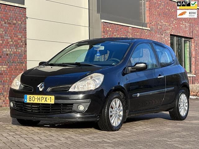 Zwart Occasion 2009 Renault Clio II Dynamique Hatchback | € 1.450 (Goede deal) - Afbeelding 1/3