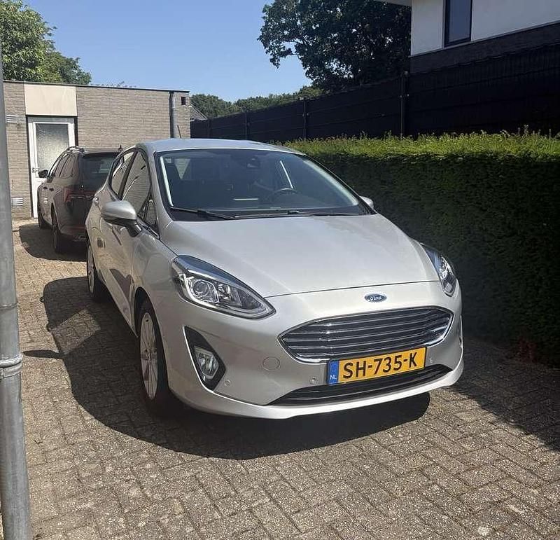 Zilver Gebruikt 2018 Ford Fiesta Titanium Hatchback | € 9.400 (Super prijs) - Afbeelding 1/4