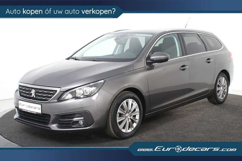 Grijs, metallic lak Gebruikt 2021 Peugeot 308 Allure Stationwagen | € 17.600 (Goede deal) - Afbeelding 1/4