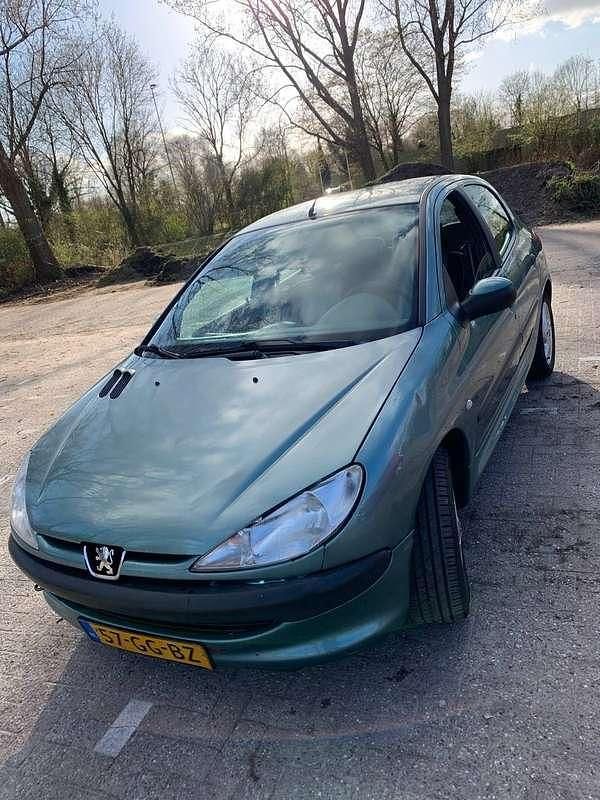 Gebruikt 2000 Peugeot 206 Sedan | € 800 (Super prijs) - Afbeelding 1/4