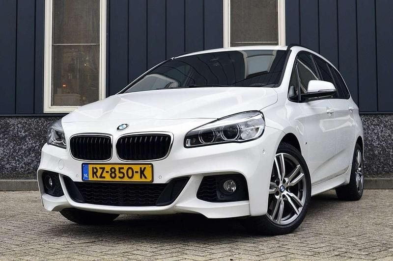 Wit Gebruikt 2018 BMW 218 Gran Tourer M Sport MPV | € 22.950 (Eerlijke prijs) - Afbeelding 1/4