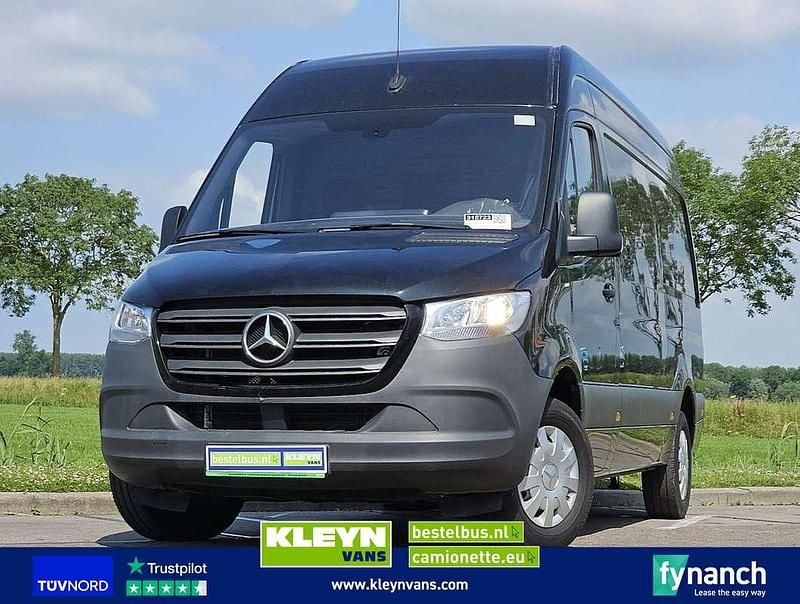 Zwart Gebruikt 2023 Mercedes Sprinter Van | € 30.900 (Super prijs) - Afbeelding 1/3