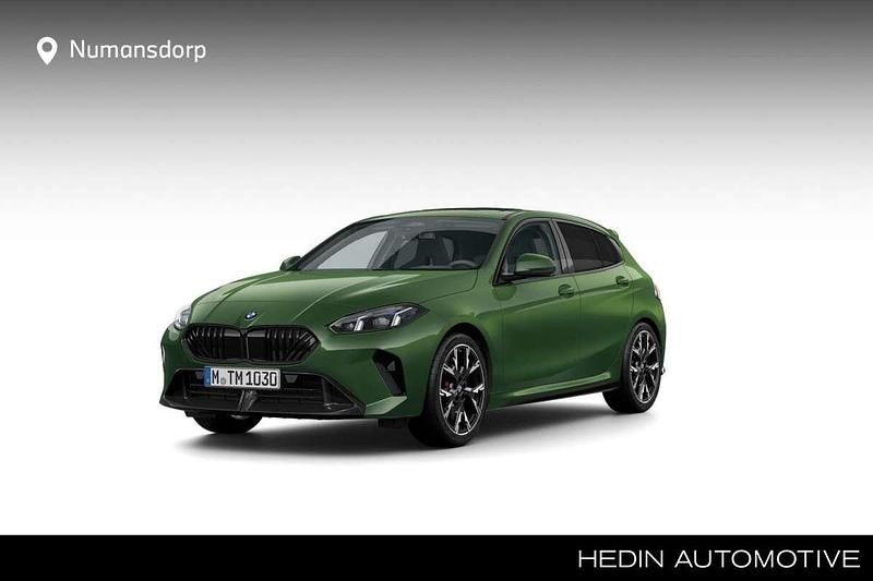 Groen Nieuw 2025 BMW 120 M Sport Hatchback | € 60.629 (Duur) - Afbeelding 1/3