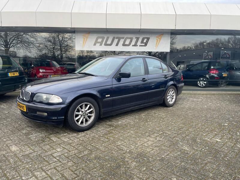 Blauw Gebruikt 2000 BMW 318 Executive Sedan | € 2.319 (Eerlijke prijs) - Afbeelding 1/4
