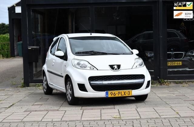 Wit Gebruikt 2011 Peugeot 107 Hatchback | € 2.100 (Super prijs) - Afbeelding 1/4