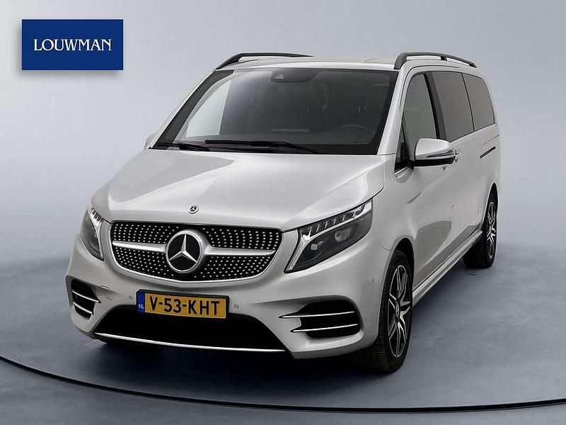 Zilver Gebruikt 2023 Mercedes V250 AMG MPV | € 65.745 (Eerlijke prijs) - Afbeelding 1/3