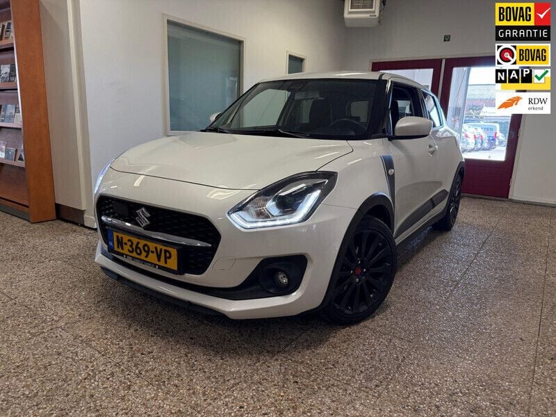 Wit Gebruikt 2022 Suzuki Swift Hatchback | € 18.999 (Iets duurder) - Afbeelding 1/4