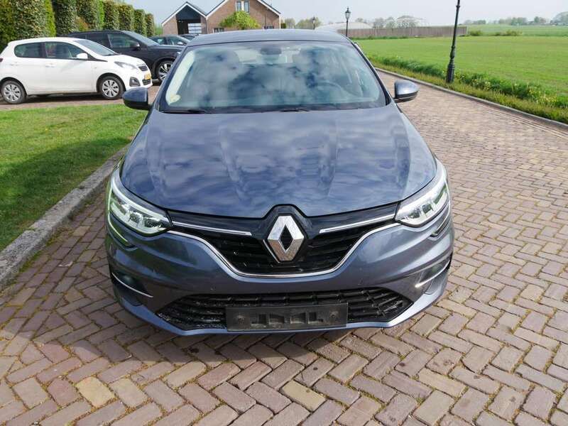 Grijs Gebruikt 2022 Renault Mégane IV Evolution Hatchback | € 13.310 (Goede deal) - Afbeelding 1/2