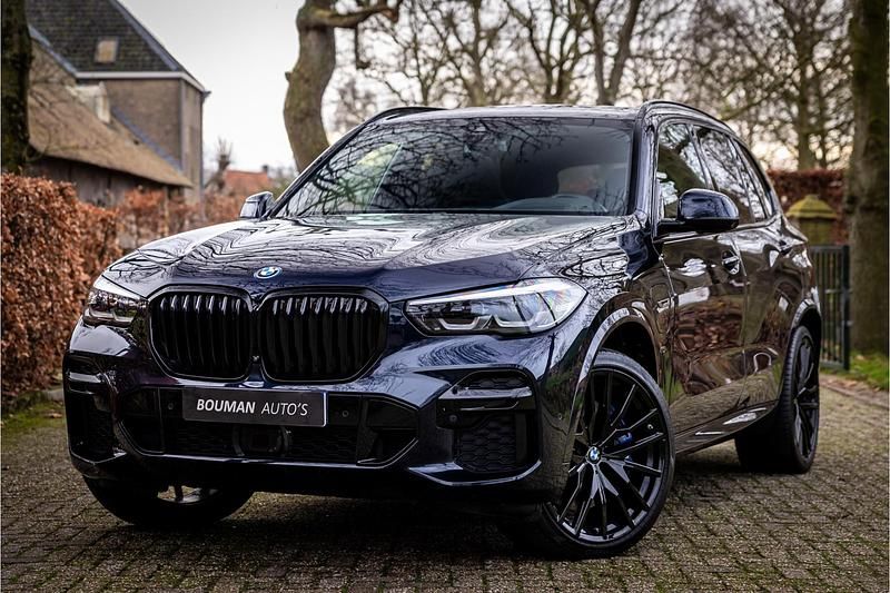 Zwart Occasion 2023 BMW X5 M Sport SUV | € 73.450 (Goede deal) - Afbeelding 1/4