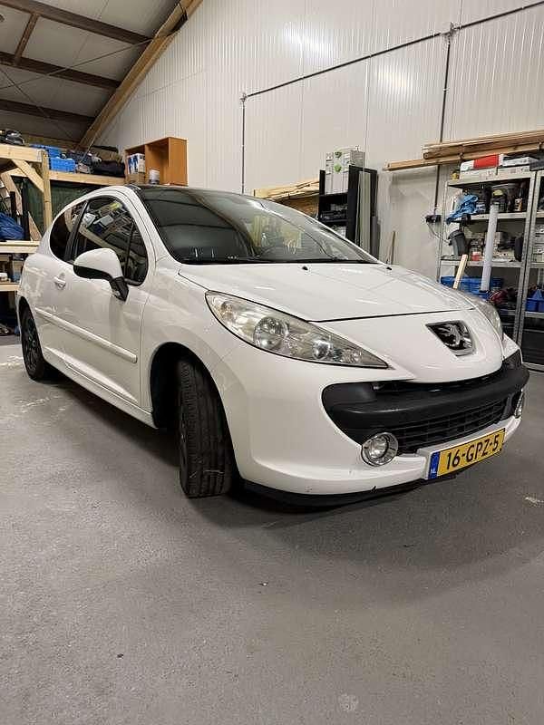 Wit Gebruikt 2008 Peugeot 207 Hatchback | € 2.650 (Eerlijke prijs) - Afbeelding 1/4