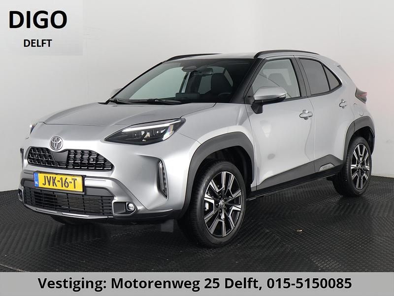 Zilver Occasion 2025 Toyota Yaris Cross Executive SUV | € 33.800 (Eerlijke prijs) - Afbeelding 1/3