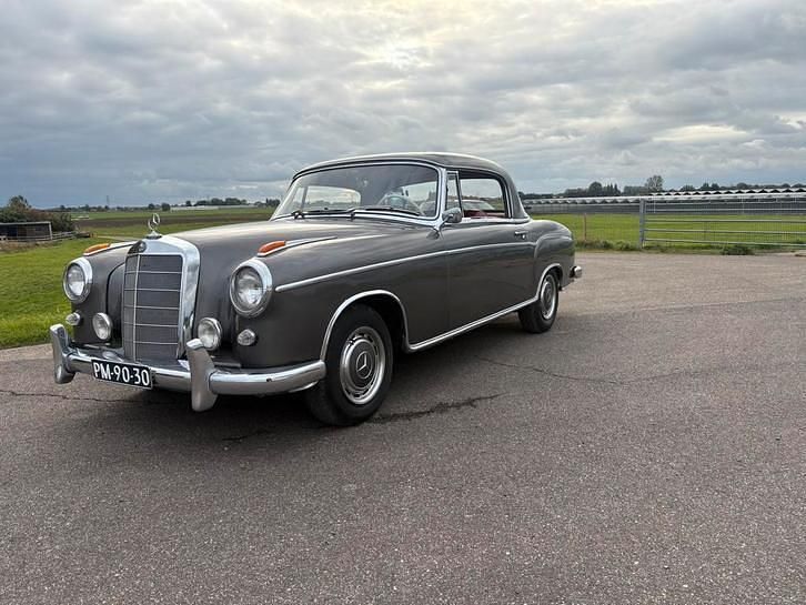 Gebruikt 1960 Mercedes 220 SE Coupé | € 65.000 - Afbeelding 1/4