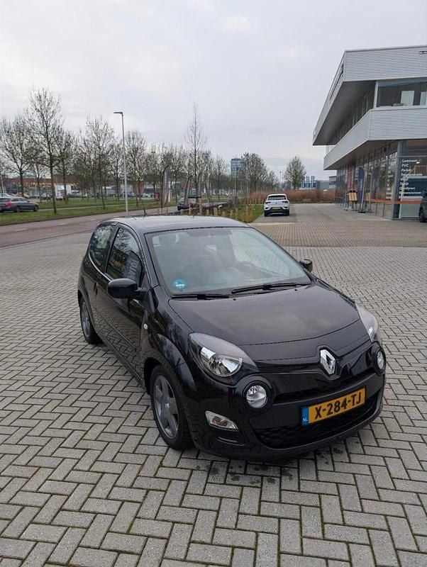 Zwart Gebruikt 2013 Renault Twingo Dynamique Hatchback | € 3.700 (Eerlijke prijs) - Afbeelding 1/4