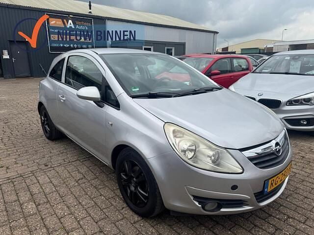 Grijs Gebruikt 2008 Opel Corsa Cosmo Hatchback | € 1.995 (Eerlijke prijs) - Afbeelding 1/4