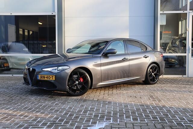 Grijs Occasion 2021 Alfa Romeo Giulia Sprint Sedan | € 30.950 (Eerlijke prijs) - Afbeelding 1/4