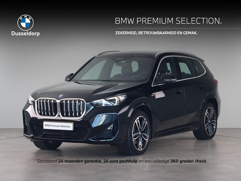 Zwart Gebruikt 2023 BMW iX1 M Sport SUV | € 42.950 (Eerlijke prijs) - Afbeelding 1/4